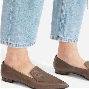 NWT Everlane The Boss flat in color Dark Taupe, never worn!